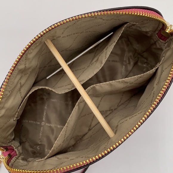 MICHAEL KORS
Jet Set Travel Medium Logo Dome Crossbody Bag ROSEWOOD MULTI COLOR - Picture 11 of 16